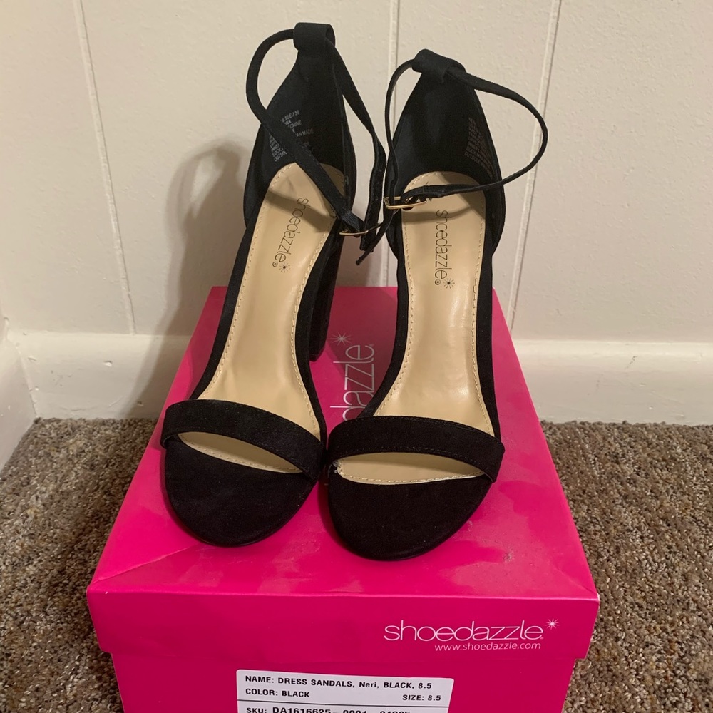Heealed ankle sandal 8.5